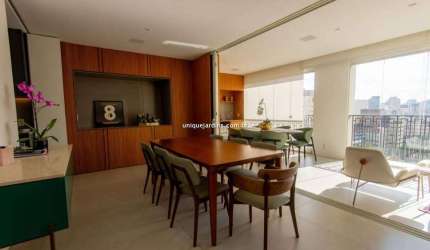 Apartamento Luxuoso na Vila Olímpia: 3 Suítes | 4 Vagas | 211 m² úteis