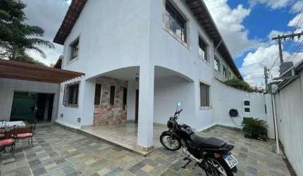 Casa com 4 quartos à venda, 200 m² por R$ 1.100.000 - Planalto - Belo Horizonte/MG