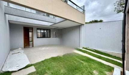 Casa com entrada independente, 121,18 com 03 quartos sendo 01 com suite, valor de 858.000,00 no bairro Vila Cloris