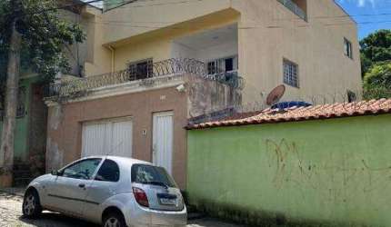 Excelente Casa Triplex com 260,36 m² em Boa Localização - Bairro Maria Helena
