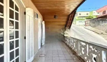 Casa em lote de 360²m com 05 quartos sendo 02 com suite no valor de 950.000,00 no bairro Planalto