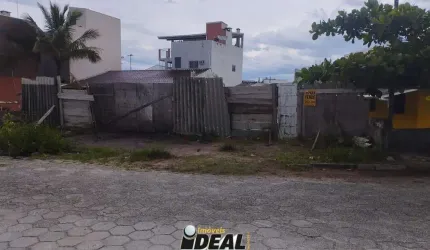 Terreno na quadra do Mar!