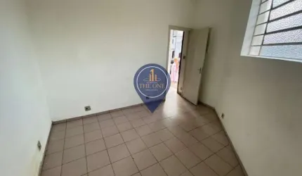 Sobrado à Venda com 2 dormitórios, 1 banheiro, sem vaga de garagem, 100 m², localizado na Rua Hermí
