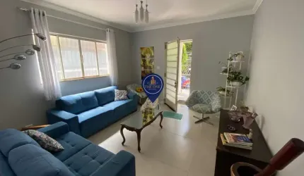 Sobrado à Venda com 4 dormitórios sendo 1 suíte, 3 vagas, 5 banheiros, 256 m², localizado na Aclima