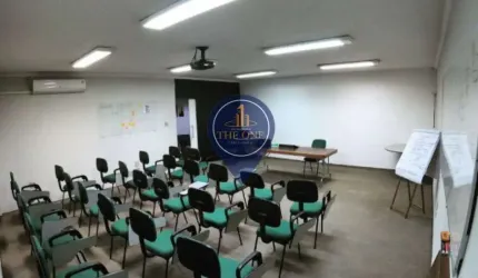 Prédio comercial com 3 Andares no Bosque da Saúde
