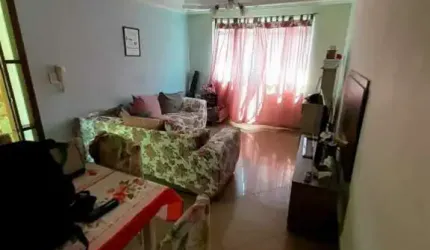 Sobrado 2 Dormitorios, 2 banheiros, 2 Vagas  90m2 à venda localizado na Rua do Jornal do Comércio,