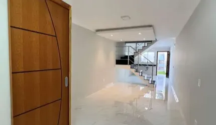 Sobrado dos Sonhos: 3 Quartos com Suíte, Varanda e Churrasqueira! Acabamentos de Alta Qualidade