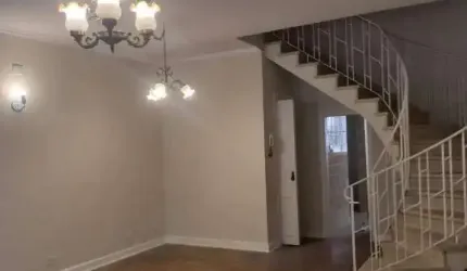 Maravilhosa casa com 150m², para locação, com 2 dormitórios e  2 vaga, localizado no Cambuci, São P