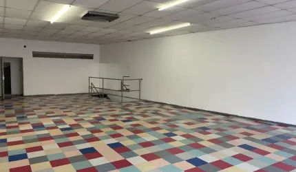 A 100 metro do metrô Vila Mariana