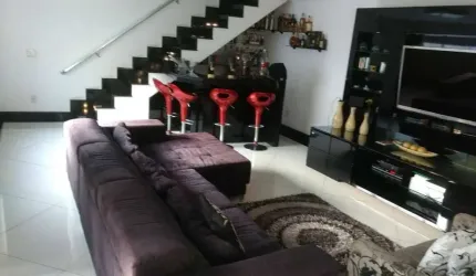Sobrado de 500m² à venda, com 5 Dormitórios sendo 1 Suíte, 4 Vagas para auto. localizado em Sacomã,