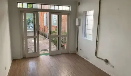 Sobrado à venda com 3 dormitorios, 1 suite, 6 vagas e 672M², localizado no Jardim Paulista, São Pau