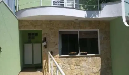 Sobrado com 3 dormitórios tendo 3 suítes máster, 6 vagas de garagem, localizado no Ipiranga