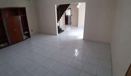 Sobrado à venda, com 3 dormitorios, 1 suite, 4 vagas e 280M², localizado na Vila Gomes, São Paulo,