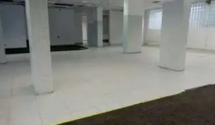 Ponto comercial  230m² sendo 3 salões, ar condicionado centra, localizado bairro no Cambuci na Aven