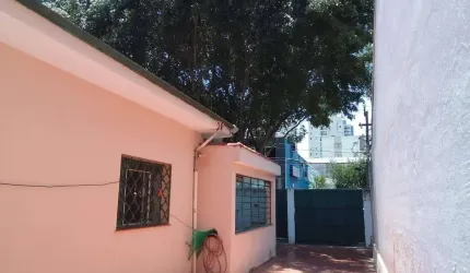 Casa à venda,COM 3 VAGAS DE GARAGEM 2 DORMITÓRIOS E EDICULA COM BANHEIRO