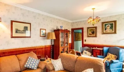Casa à venda, com 3 vagas, 3 dormitórios, 2 suítes ótima localização