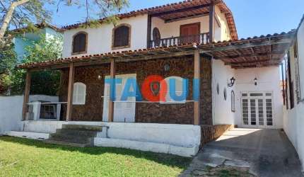 Casa à venda com 8 quartos, Vila do Peró, CABO FRIO - RJ