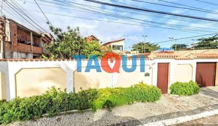 CASA DUPLEX À VENDA COM 5 QUARTOS, SENDO 1 SUÍTE, PRAIA DO SIQUEIRA CABO FRIO - RJ