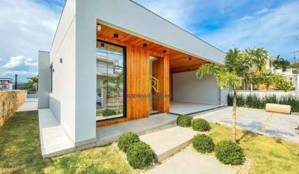 Casa com 3 quartos à venda na Rua das Cambiúnas, --, Pedra Branca, Palhoça por R$ 1.890.000