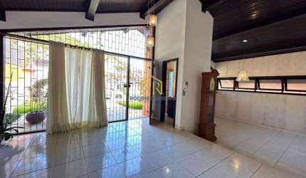 Casa com 3 quartos à venda na Rua Luiz Pasteur, --, Trindade, Florianópolis por R$ 899.000