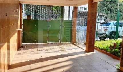 Vendo  terreno com 2  casas construída