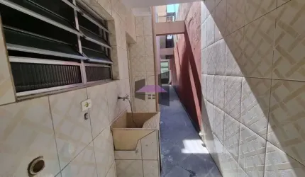 Casa com 3 quartos à venda na Rua Pedro Pastrana, Jaraguá, São Paulo por R$ 380.000