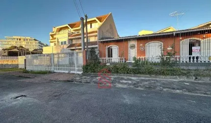 Imperdível oportunidade em Curitiba-PR: Casa de 04 quartos, 02 suítes, 1 sala, 02 banheiros e 2 vagas de garagem no Bigorrilho!