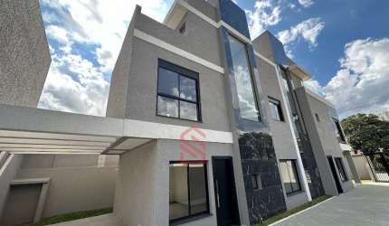 Sobrado à venda em Curitiba-PR, no Campo Comprido: 3 quartos, 1 suíte, 2 salas, 3 banheiros, 2 garagens, 160 m². Venha conferir!