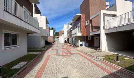 Sobrado em Condomínio de Luxo em Campo Comprido - Curitiba-PR: 3 Quartos, 1 Suíte, 3 Salas, 4 Banheiros, 2 Vagas, 168,43m²!