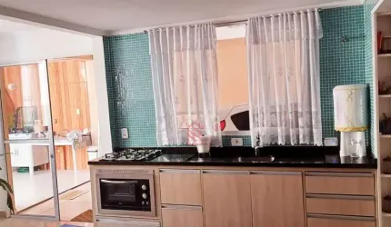 Sobrado fino acabamento no São Braz: 4 quartos, 2 suítes, 2 salas, 3 banheiros, 4 vagas - Curitiba-PR