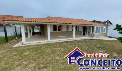 C747 - Excelente residência com vista para o mar no balneário Nordeste