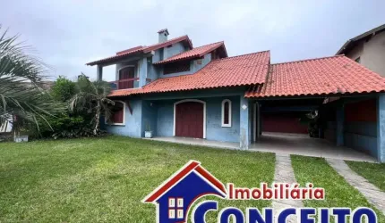 C1084 - Ótima residência localizada a 150 metros do mar no Centro de Imbé