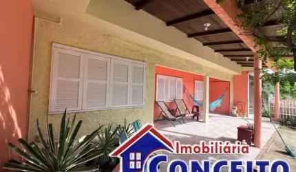 C751 - Residência localizada a 90 metros do mar no balneário Imara