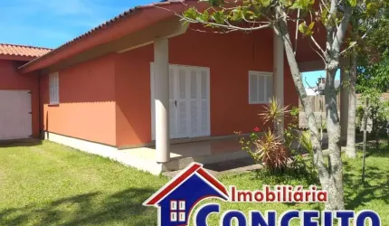 C764 - Ótima residência a 250 metros do mar no balneário Santa Terezinha