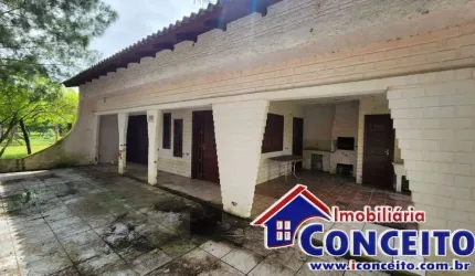 C791 - Residência com 2 terrenos no Centro de Mariluz