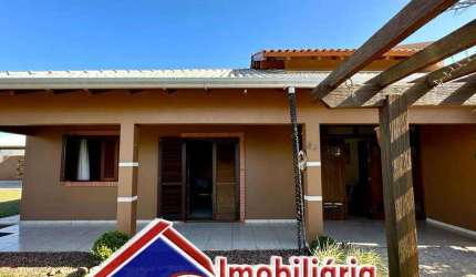 C823 - Excelente residência localizada no balneário Santa Terezinha