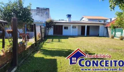 C190 - Residência localizada a 350 metros do mar no balneário Albatroz