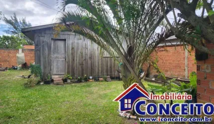 C148 - Residência de madeira com 45m² localizada em Albatroz