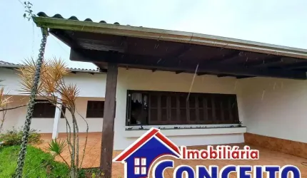C89 - Ótima residência composta de 04 dormitórios no balneário Presidente