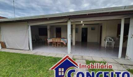 C138 - Imóvel composto de 03 dormitórios localizado em região de moradores