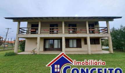 C02 - Excelente residência a 70 metros do mar em Mariluz