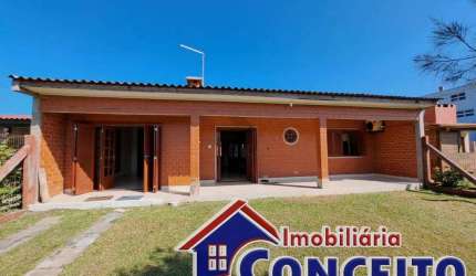 C422 - Excelente residência em ótima localização em Mariluz
