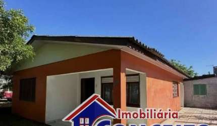 C15 - Residência composta de 03 dormitórios em ótima localização em Mariluz