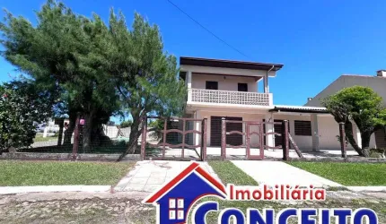C211 - Belíssimo imóvel de esquina composto de 05 dormitórios em Mariluz