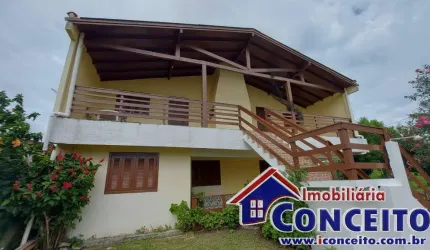 C146 - Excelente sobrado composto de 02 apartamentos a 400 metros do mar