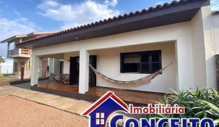 C389 - Excelente residência a 70 metros do mar no balneário Marisul