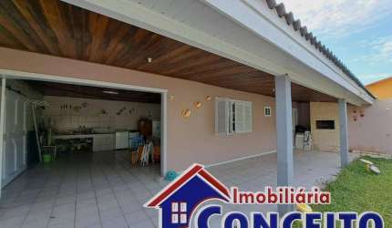 C165 - Excelente residência em ótima localização no Balneário Presidente