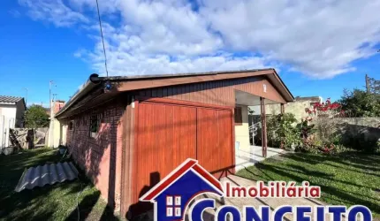 C194 - Residência localizada em região tranquila no balneário Harmonia