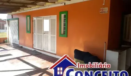 C606 - Ótima residência a 100 metros do mar no balneário Mariluz