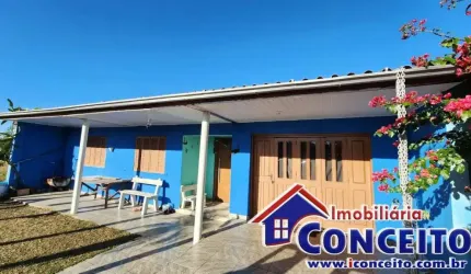 C613 - Residência localizada a 200 metros do mar no balneário Imara